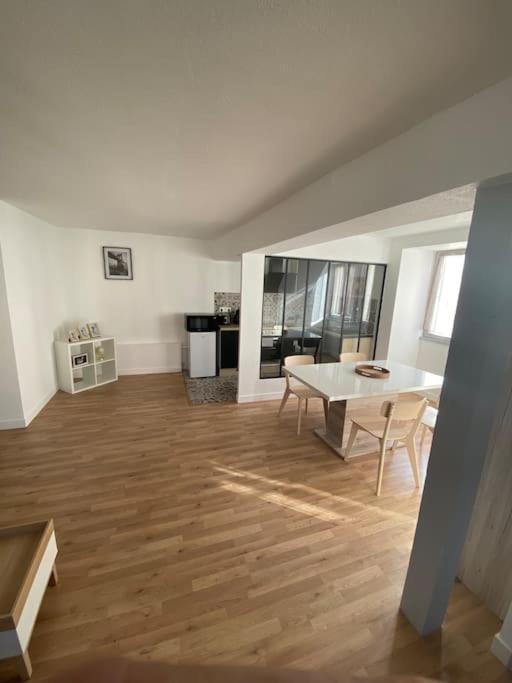 Appartement T2 Centre Ville Дол Екстериор снимка